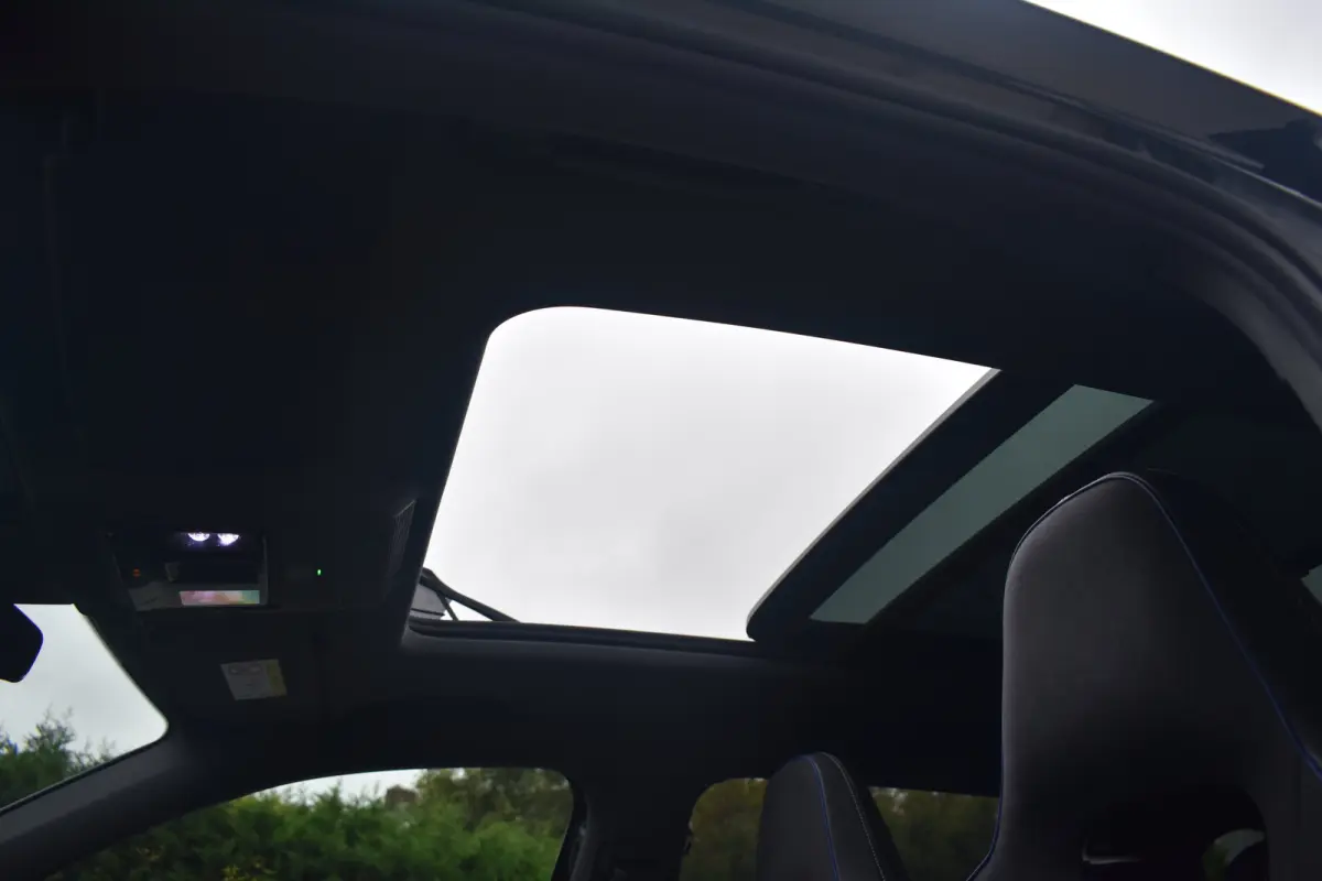 1.5 eHybrid 204PK R-Line Edition | ACC | Navigatie Discover Pro | Dode hoek detectie | Head-up display | Schuif-kanteldak | Wegklapbare trekhaak | 360 camera | VERLENGDE GARANTIE!