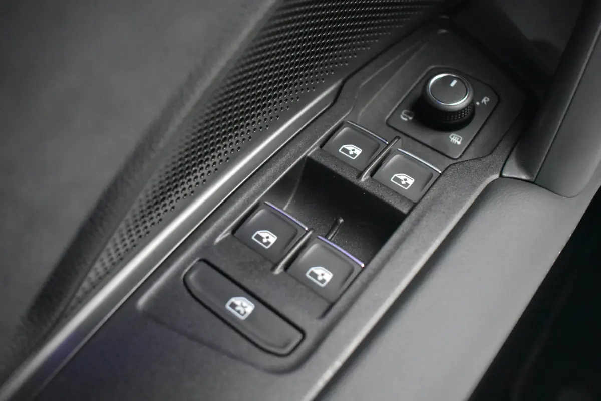 1.5 eHybrid 204PK R-Line Edition | ACC | Navigatie Discover Pro | Dode hoek detectie | Head-up display | Schuif-kanteldak | Wegklapbare trekhaak | 360 camera | VERLENGDE GARANTIE!