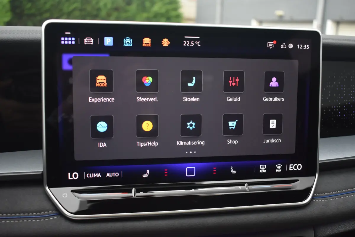 1.5 eHybrid 204PK R-Line Edition | ACC | Navigatie Discover Pro | Dode hoek detectie | Head-up display | Schuif-kanteldak | Wegklapbare trekhaak | 360 camera | VERLENGDE GARANTIE!