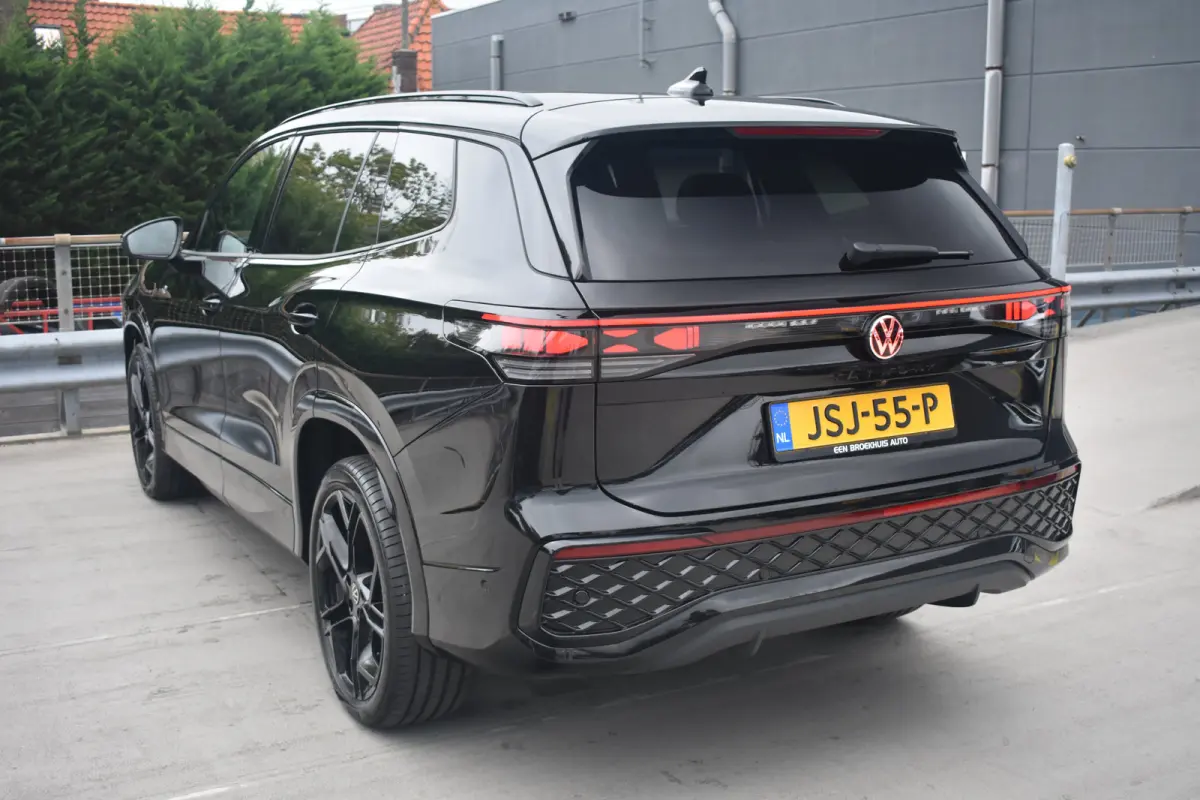 1.5 eHybrid 204PK R-Line Edition | ACC | Navigatie Discover Pro | Dode hoek detectie | Head-up display | Schuif-kanteldak | Wegklapbare trekhaak | 360 camera | VERLENGDE GARANTIE!