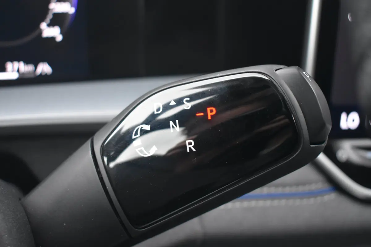 1.5 eHybrid 204PK R-Line Edition | ACC | Navigatie Discover Pro | Dode hoek detectie | Head-up display | Schuif-kanteldak | Wegklapbare trekhaak | 360 camera | VERLENGDE GARANTIE!