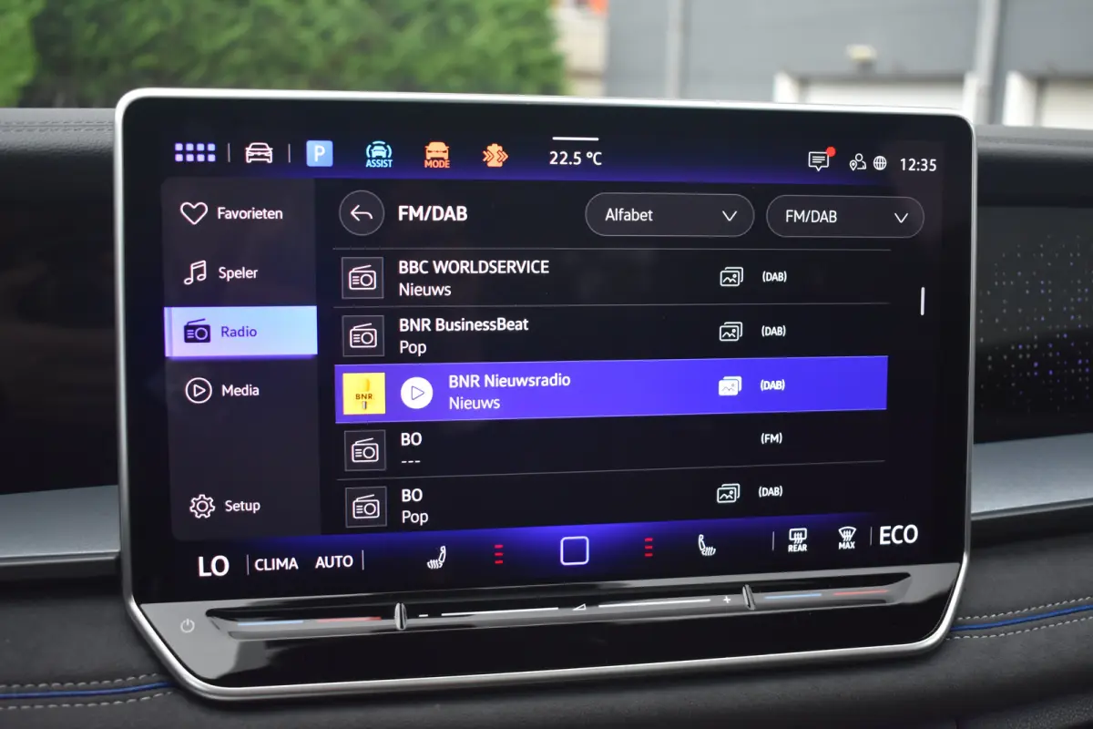 1.5 eHybrid 204PK R-Line Edition | ACC | Navigatie Discover Pro | Dode hoek detectie | Head-up display | Schuif-kanteldak | Wegklapbare trekhaak | 360 camera | VERLENGDE GARANTIE!
