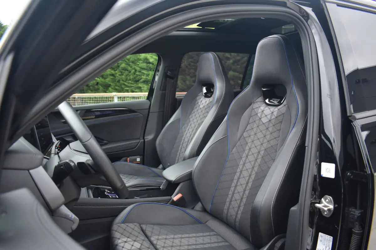 1.5 eHybrid 204PK R-Line Edition | ACC | Navigatie Discover Pro | Dode hoek detectie | Head-up display | Schuif-kanteldak | Wegklapbare trekhaak | 360 camera | VERLENGDE GARANTIE!