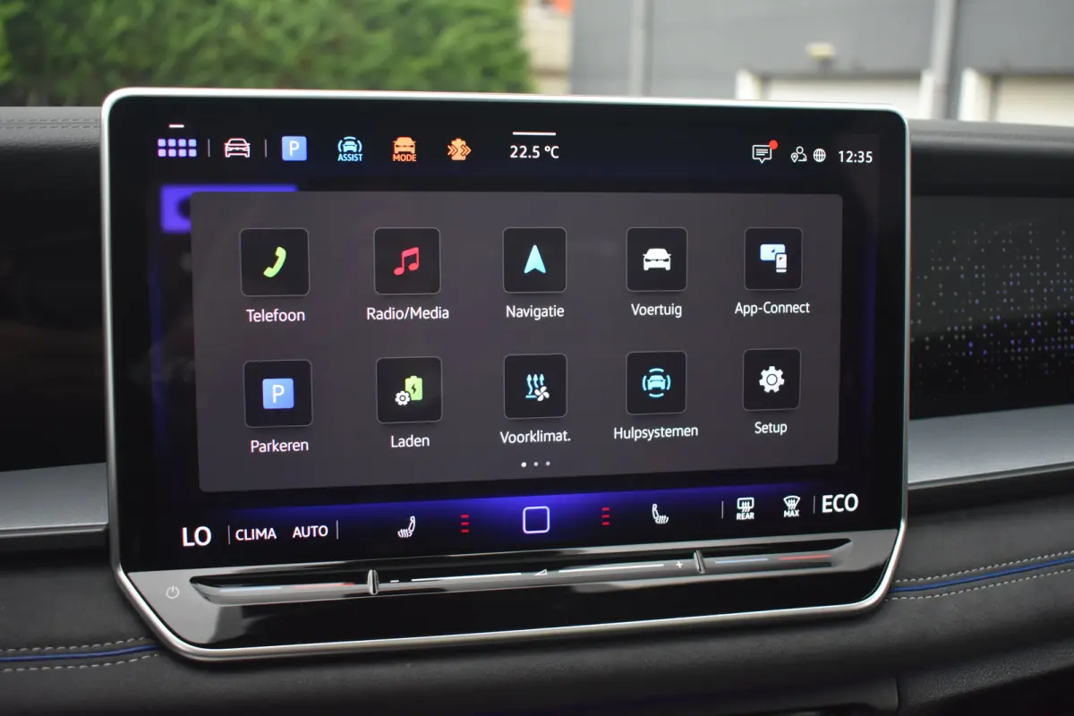 1.5 eHybrid 204PK R-Line Edition | ACC | Navigatie Discover Pro | Dode hoek detectie | Head-up display | Schuif-kanteldak | Wegklapbare trekhaak | 360 camera | VERLENGDE GARANTIE!