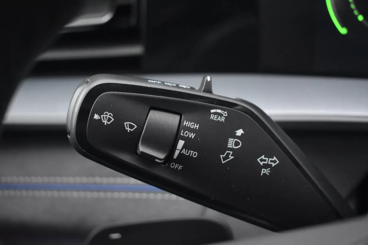1.5 eHybrid 204PK R-Line Edition | ACC | Navigatie Discover Pro | Dode hoek detectie | Head-up display | Schuif-kanteldak | Wegklapbare trekhaak | 360 camera | VERLENGDE GARANTIE!