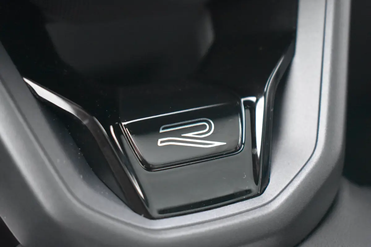 1.5 eHybrid 204PK R-Line Edition | ACC | Navigatie Discover Pro | Dode hoek detectie | Head-up display | Schuif-kanteldak | Wegklapbare trekhaak | 360 camera | VERLENGDE GARANTIE!