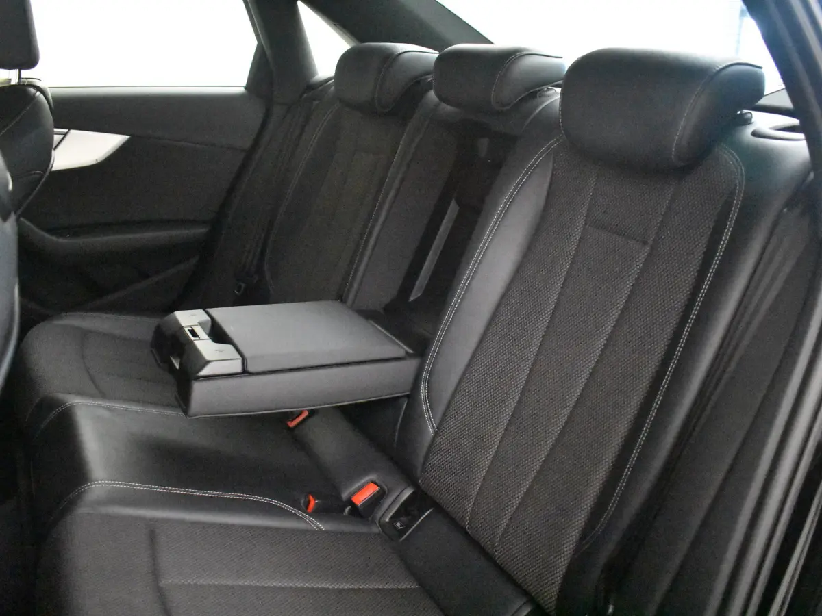 35 TFSI Launch edition Sport 150PK AUTO | Cruise control adapt | Climate control | Keyless start | Parkeersensoren | App connect | DAB | LED | 19"LMV