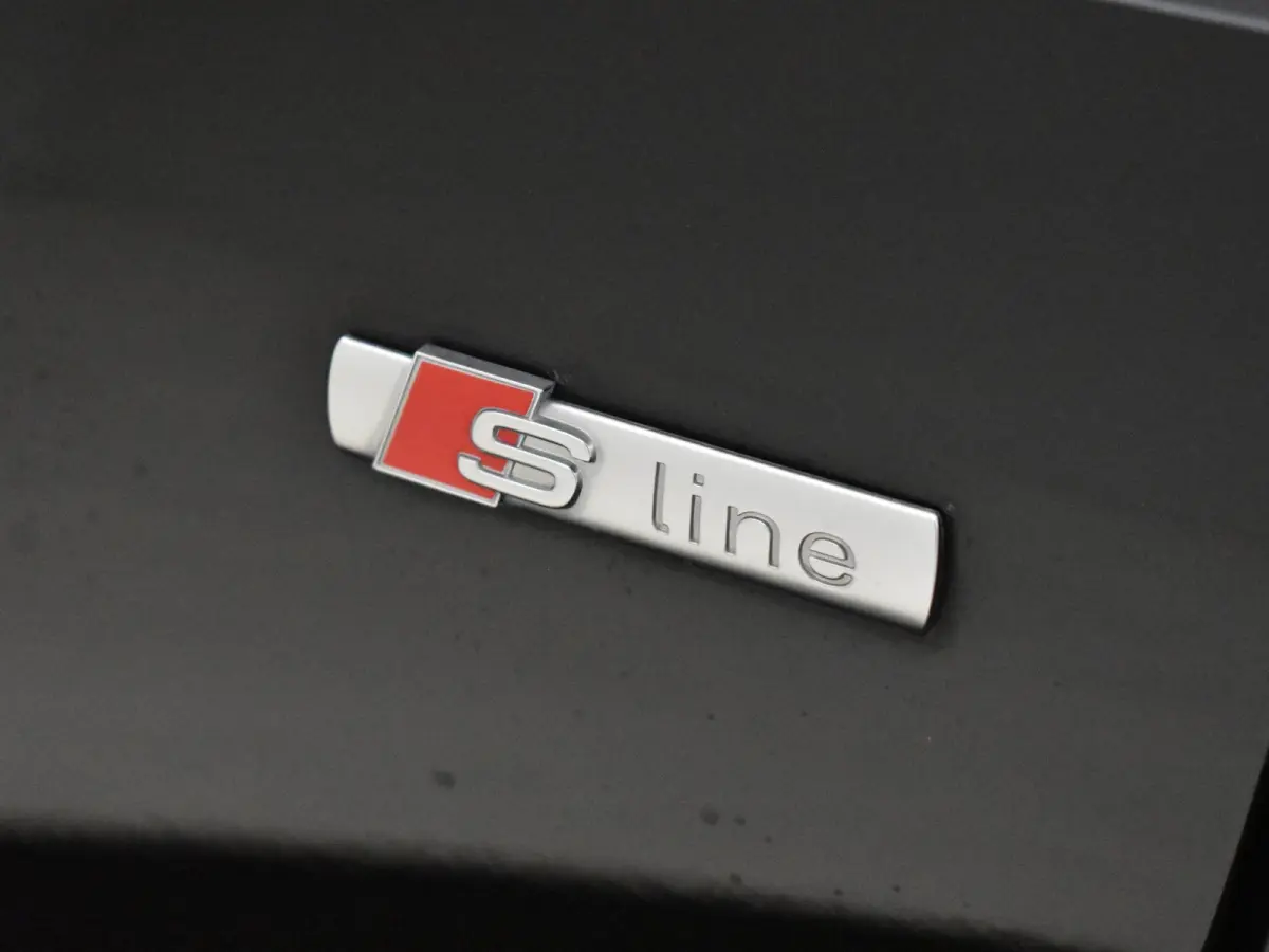 35 TFSI Launch edition Sport 150PK AUTO | Cruise control adapt | Climate control | Keyless start | Parkeersensoren | App connect | DAB | LED | 19"LMV