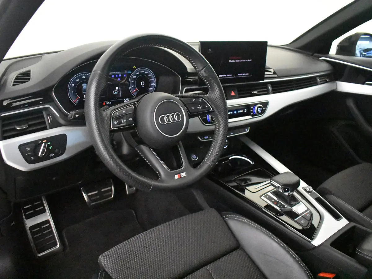 35 TFSI Launch edition Sport 150PK AUTO | Cruise control adapt | Climate control | Keyless start | Parkeersensoren | App connect | DAB | LED | 19"LMV