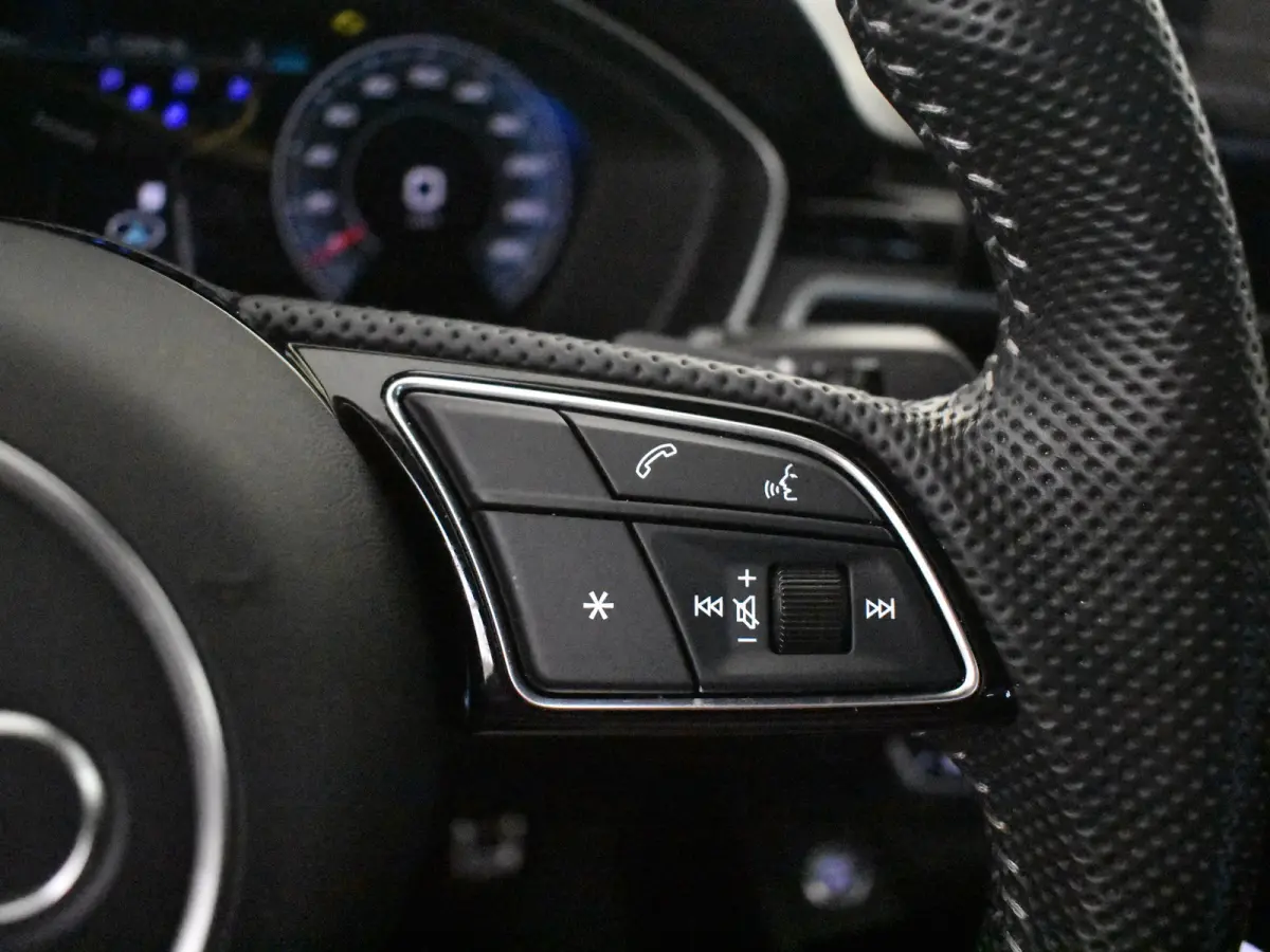 35 TFSI Launch edition Sport 150PK AUTO | Cruise control adapt | Climate control | Keyless start | Parkeersensoren | App connect | DAB | LED | 19"LMV