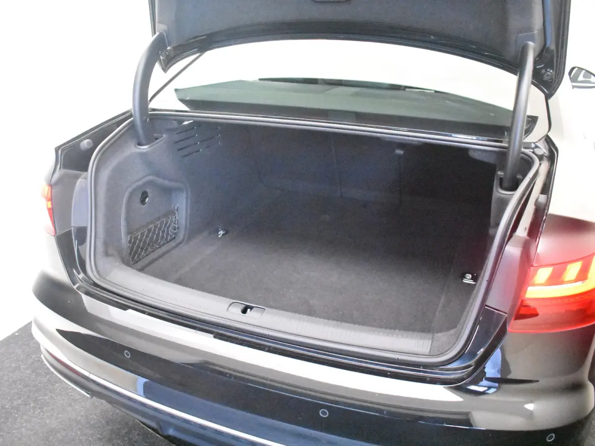 35 TFSI Launch edition Sport 150PK AUTO | Cruise control adapt | Climate control | Keyless start | Parkeersensoren | App connect | DAB | LED | 19"LMV