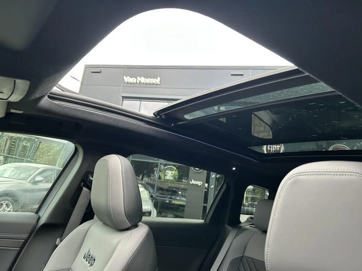 First Edition 74 kWh | Navigatie | Elektrisch Schuif/kanteldak | 360 graden Camera | Stoel & stuurverwarming | Parkeersensoren | LMV 20" |