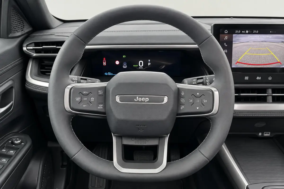 First Edition 74 kWh | Navigatie | Elektrisch Schuif/kanteldak | 360 graden Camera | Stoel & stuurverwarming | Parkeersensoren | LMV 20" |