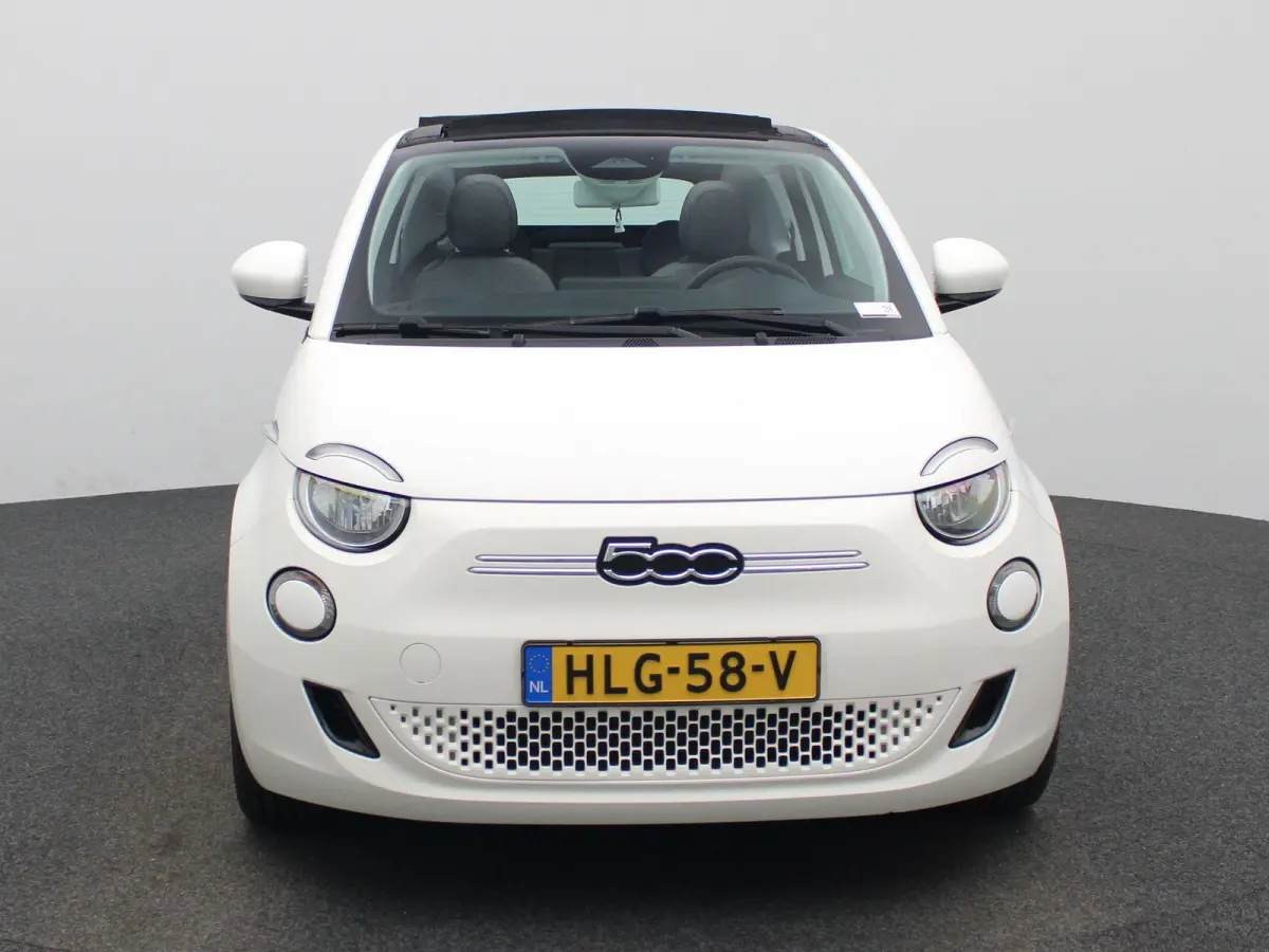 C Icon 42 kWh | Navigatie | Parkeersensoren | Stoelverwarming | 16" Lichtmetalen velgen | Apple Carplay/Android Auto |