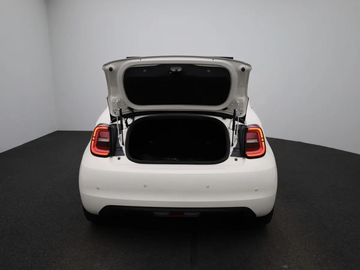 C Icon 42 kWh | Navigatie | Parkeersensoren | Stoelverwarming | 16" Lichtmetalen velgen | Apple Carplay/Android Auto |