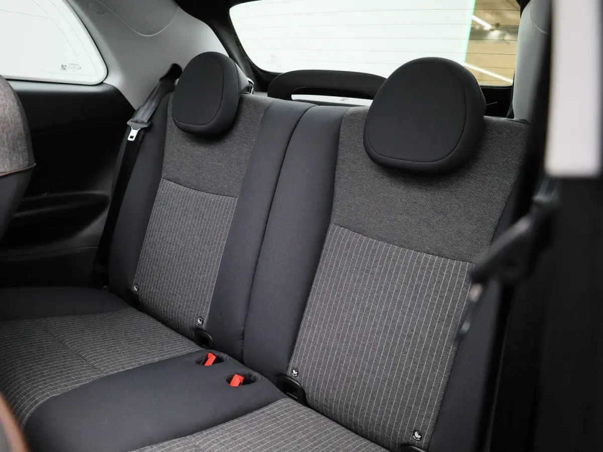 C Icon 42 kWh | Navigatie | Parkeersensoren | Stoelverwarming | 16" Lichtmetalen velgen | Apple Carplay/Android Auto |