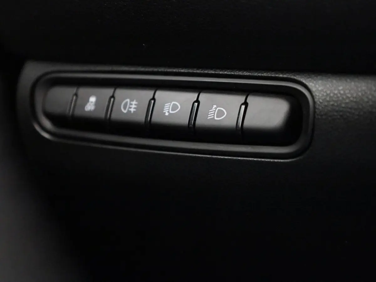 C Icon 42 kWh | Navigatie | Parkeersensoren | Stoelverwarming | 16" Lichtmetalen velgen | Apple Carplay/Android Auto |
