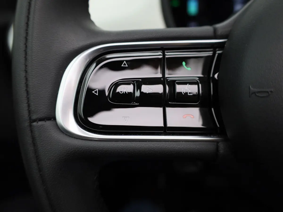 C Icon 42 kWh | Navigatie | Parkeersensoren | Stoelverwarming | 16" Lichtmetalen velgen | Apple Carplay/Android Auto |