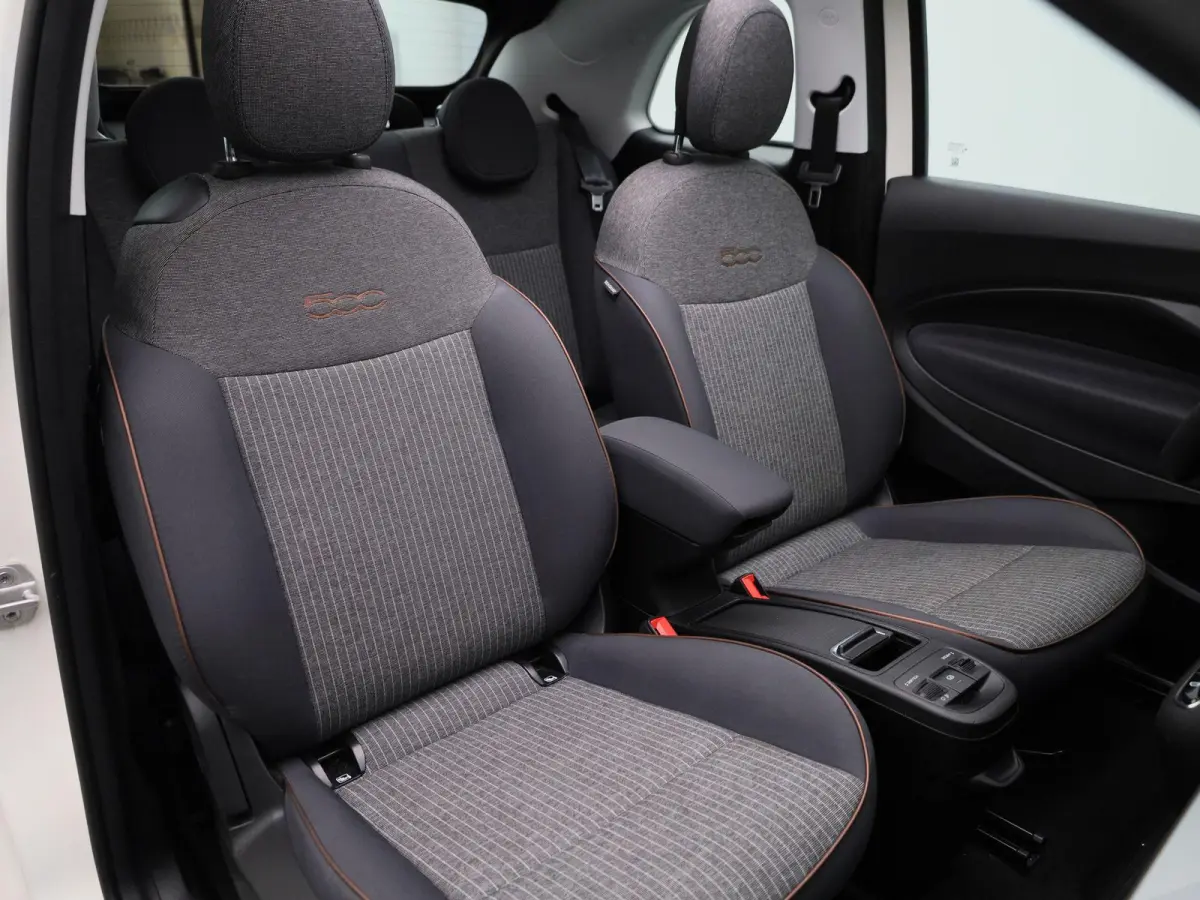 C Icon 42 kWh | Navigatie | Parkeersensoren | Stoelverwarming | 16" Lichtmetalen velgen | Apple Carplay/Android Auto |