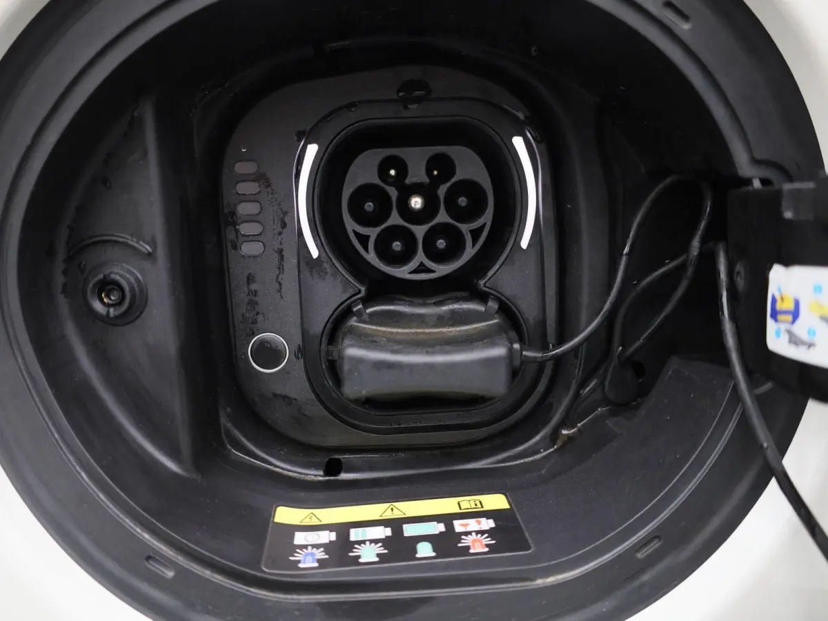 C Icon 42 kWh | Navigatie | Parkeersensoren | Stoelverwarming | 16" Lichtmetalen velgen | Apple Carplay/Android Auto |