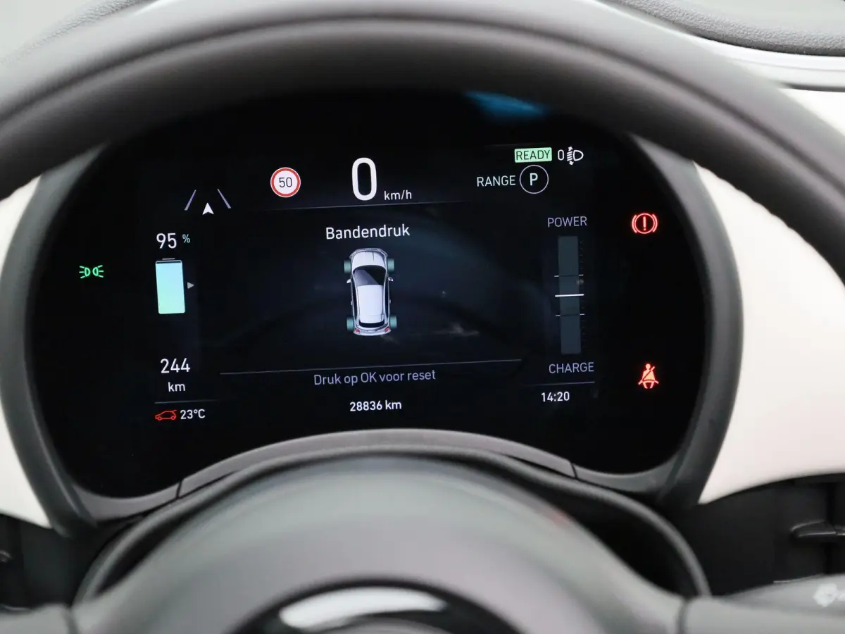 C Icon 42 kWh | Navigatie | Parkeersensoren | Stoelverwarming | 16" Lichtmetalen velgen | Apple Carplay/Android Auto |
