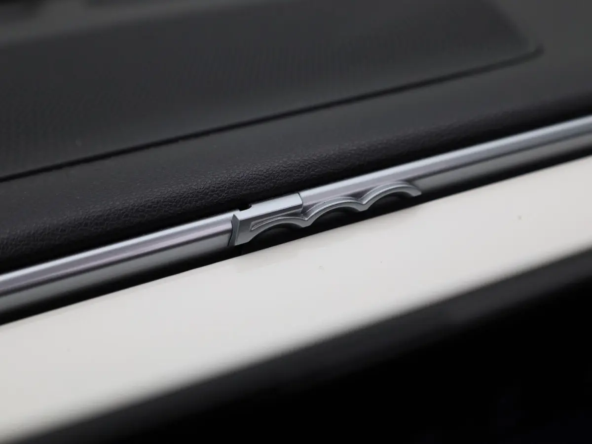 C Icon 42 kWh | Navigatie | Parkeersensoren | Stoelverwarming | 16" Lichtmetalen velgen | Apple Carplay/Android Auto |