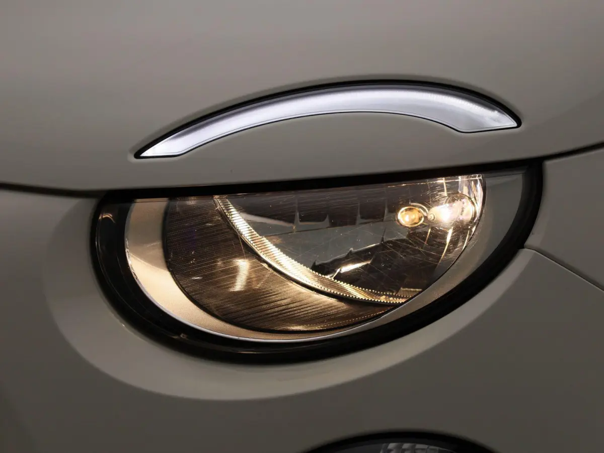 C Icon 42 kWh | Navigatie | Parkeersensoren | Stoelverwarming | 16" Lichtmetalen velgen | Apple Carplay/Android Auto |