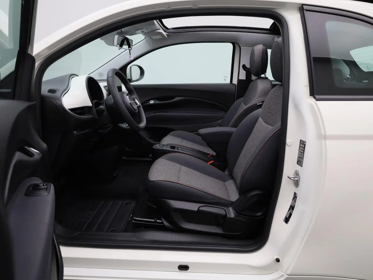 C Icon 42 kWh | Navigatie | Parkeersensoren | Stoelverwarming | 16" Lichtmetalen velgen | Apple Carplay/Android Auto |