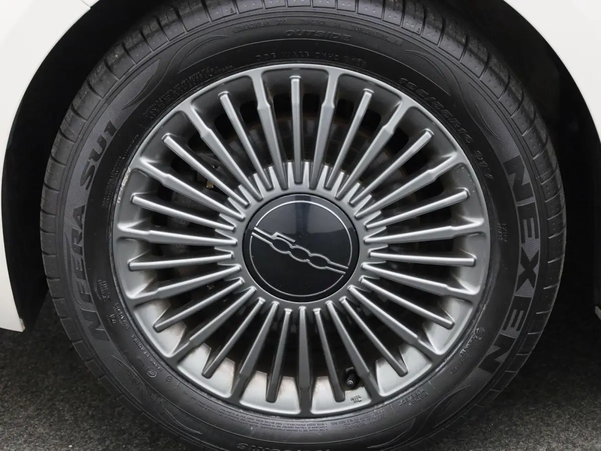 C Icon 42 kWh | Navigatie | Parkeersensoren | Stoelverwarming | 16" Lichtmetalen velgen | Apple Carplay/Android Auto |
