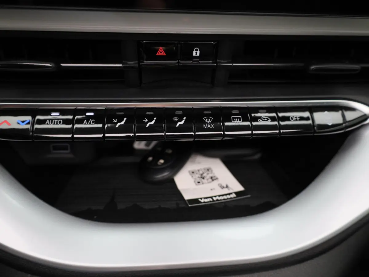 C Icon 42 kWh | Navigatie | Parkeersensoren | Stoelverwarming | 16" Lichtmetalen velgen | Apple Carplay/Android Auto |