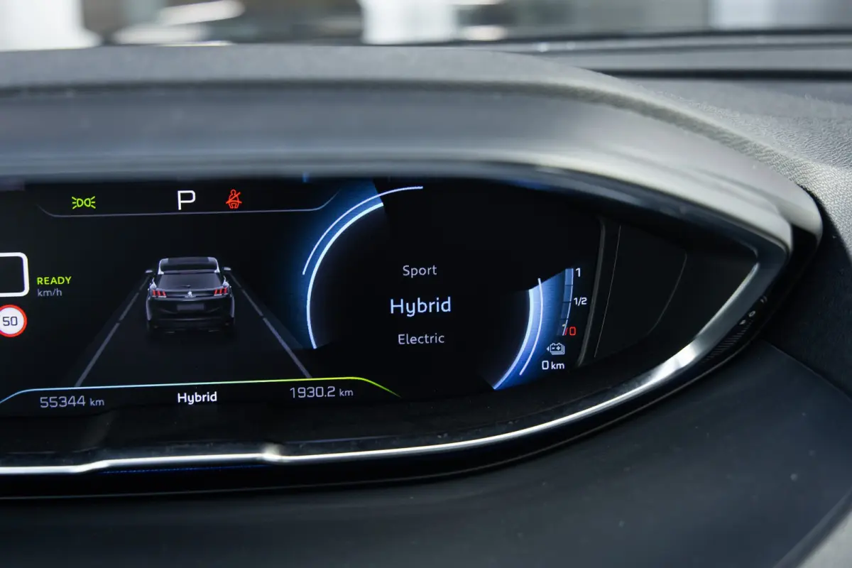 1.6 HYbrid 225 Blue Lease Allure | Panoramadak | Camera | Apple Carplay/Android Auto | Cruise control | Elektrisch bedienbare achterklep | Keyless | Digitaal dashboard | Achteruitrijcamera |
