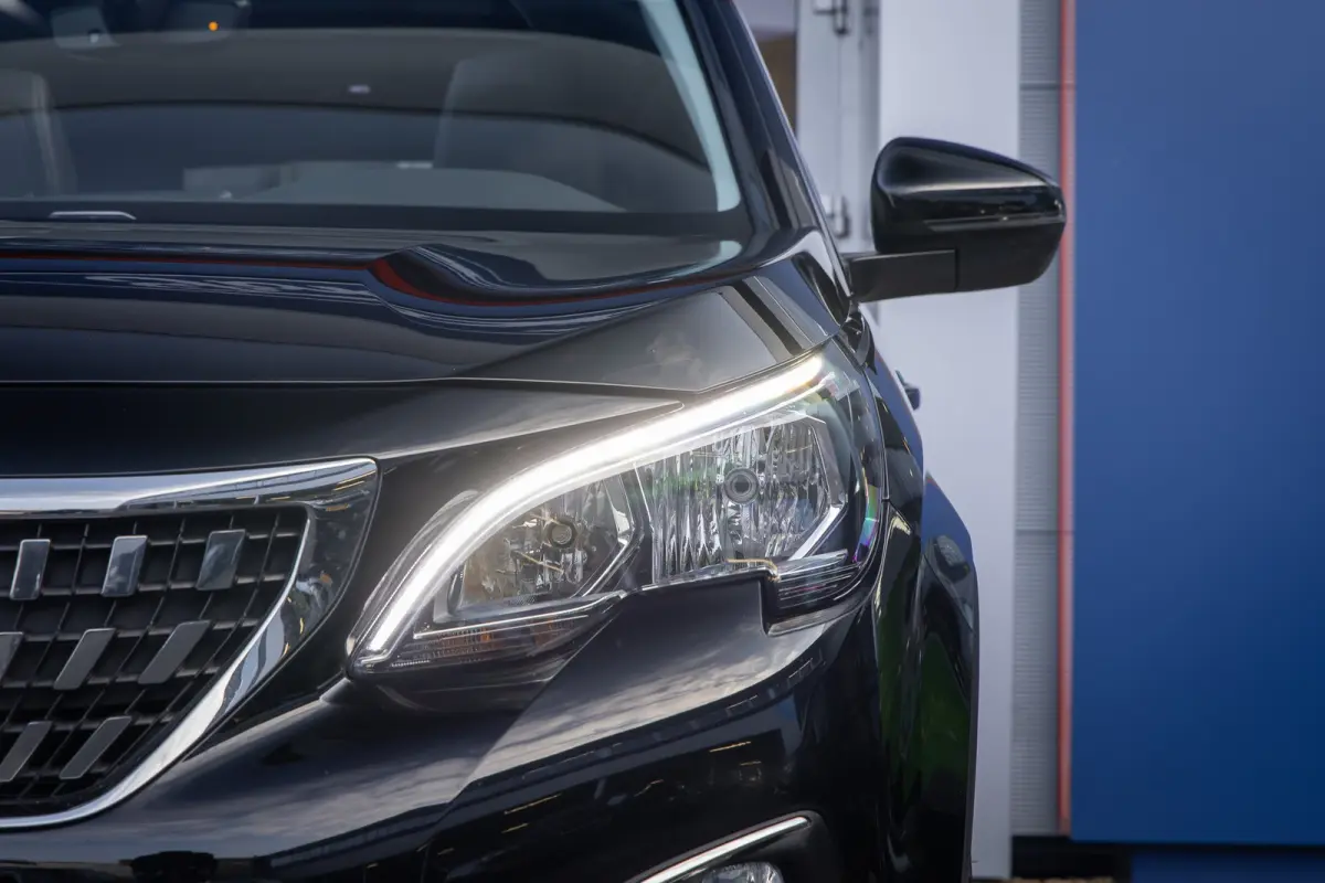 1.6 HYbrid 225 Blue Lease Allure | Panoramadak | Camera | Apple Carplay/Android Auto | Cruise control | Elektrisch bedienbare achterklep | Keyless | Digitaal dashboard | Achteruitrijcamera |