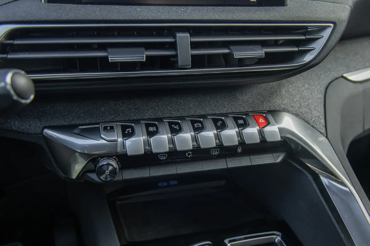 1.6 HYbrid 225 Blue Lease Allure | Panoramadak | Camera | Apple Carplay/Android Auto | Cruise control | Elektrisch bedienbare achterklep | Keyless | Digitaal dashboard | Achteruitrijcamera |