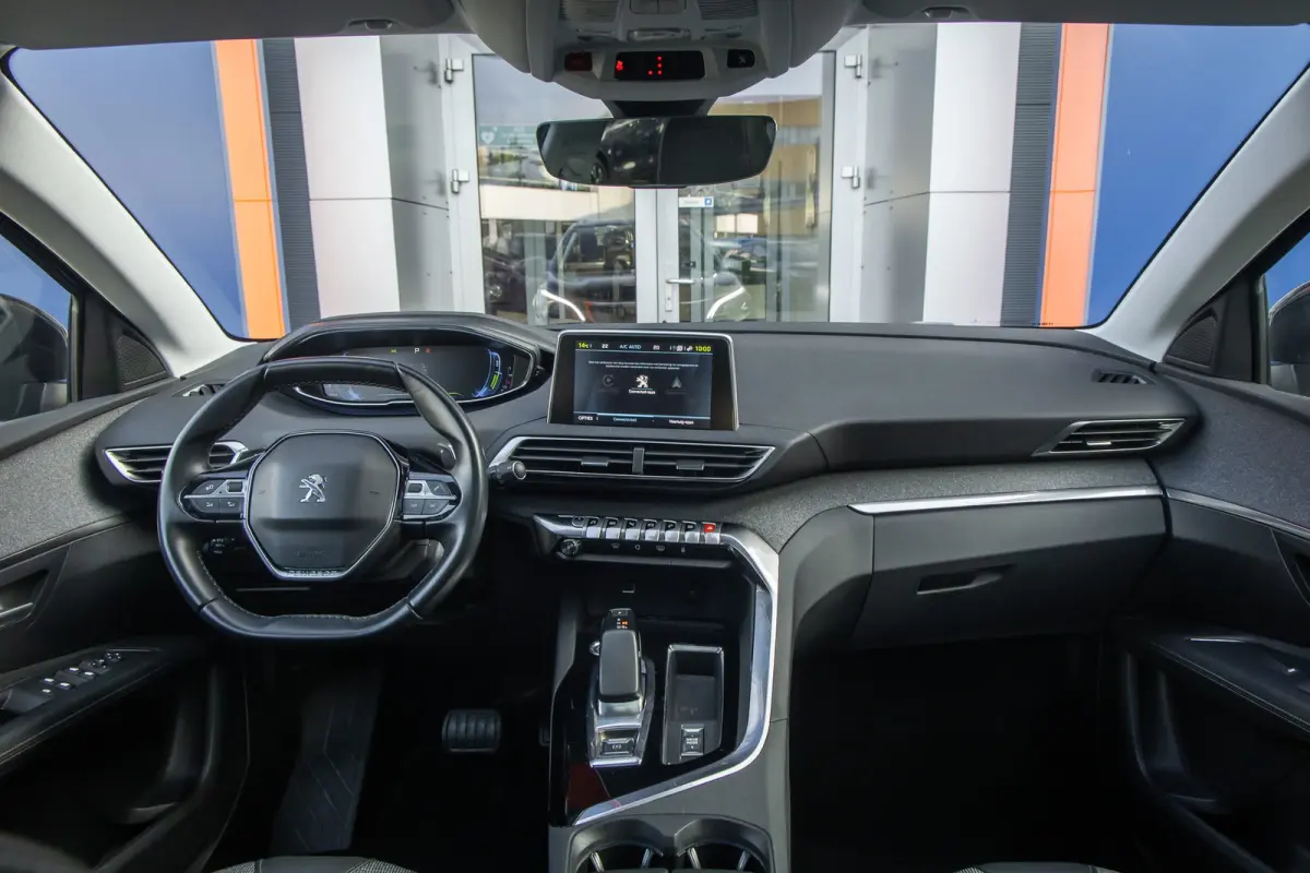 1.6 HYbrid 225 Blue Lease Allure | Panoramadak | Camera | Apple Carplay/Android Auto | Cruise control | Elektrisch bedienbare achterklep | Keyless | Digitaal dashboard | Achteruitrijcamera |