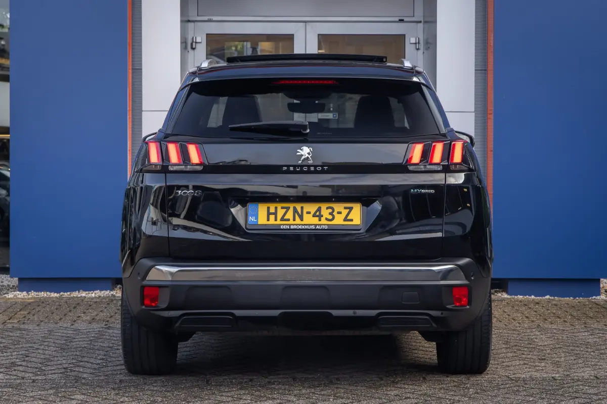 1.6 HYbrid 225 Blue Lease Allure | Panoramadak | Camera | Apple Carplay/Android Auto | Cruise control | Elektrisch bedienbare achterklep | Keyless | Digitaal dashboard | Achteruitrijcamera |