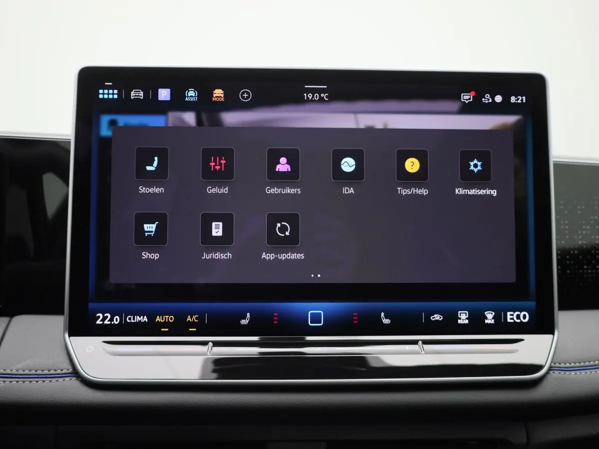 1.5 eHybrid R-Line Edition 204 PK| Origineel Nederlands | 1e Eigenaar | Panoramadak | Trekhaak | Navigatie Groot | Harman Kardon Premium Audio | Head-Updisplay | Stoelverwarming | Stuurwielv