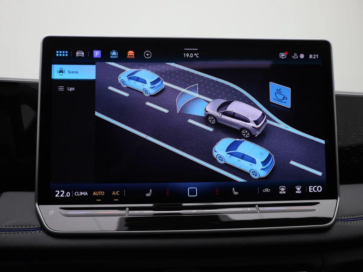 1.5 eHybrid R-Line Edition 204 PK| Origineel Nederlands | 1e Eigenaar | Panoramadak | Trekhaak | Navigatie Groot | Harman Kardon Premium Audio | Head-Updisplay | Stoelverwarming | Stuurwielv
