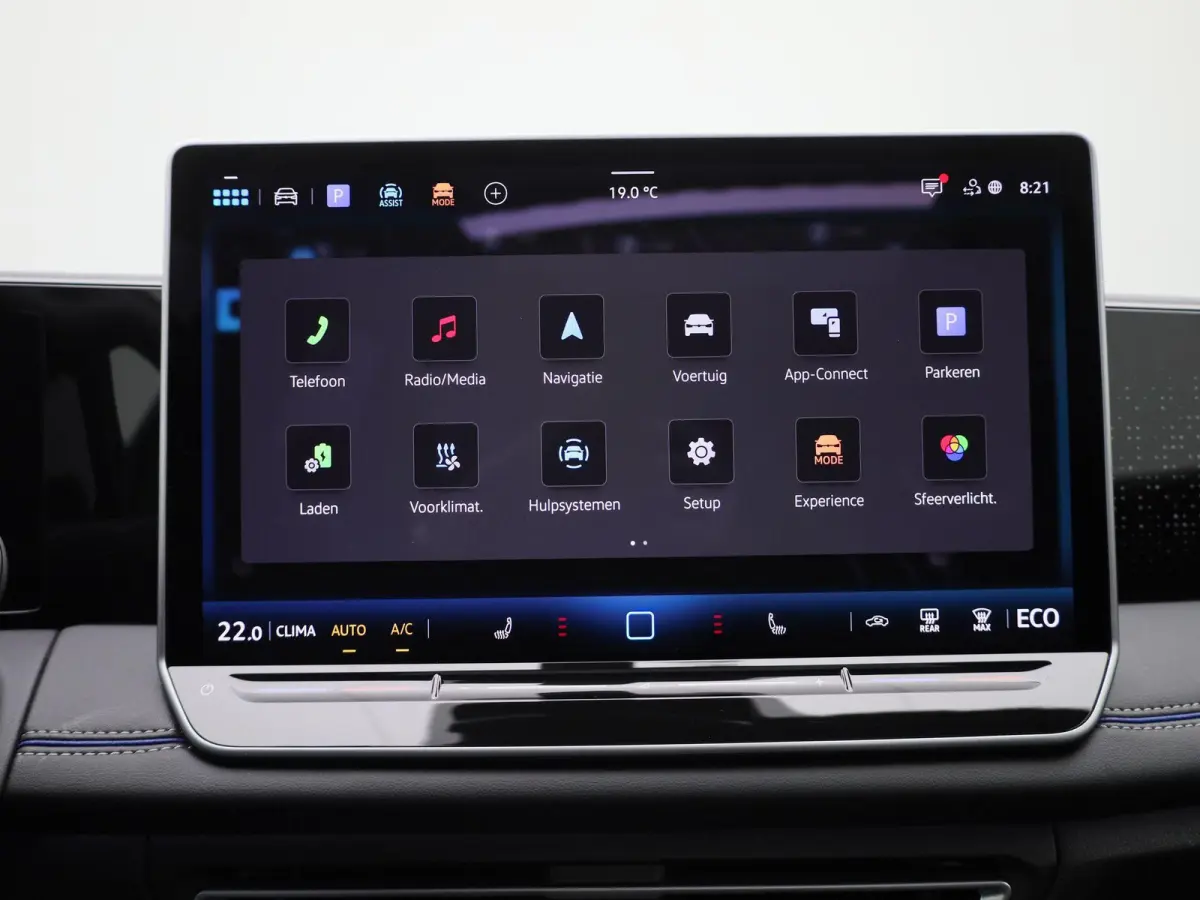 1.5 eHybrid R-Line Edition 204 PK| Origineel Nederlands | 1e Eigenaar | Panoramadak | Trekhaak | Navigatie Groot | Harman Kardon Premium Audio | Head-Updisplay | Stoelverwarming | Stuurwielv