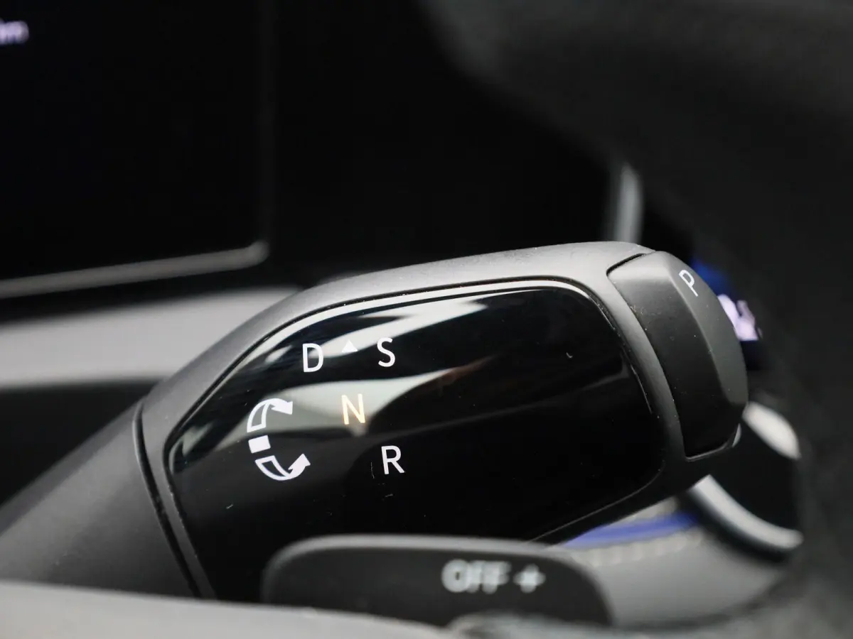1.5 eHybrid R-Line Edition 204 PK| Origineel Nederlands | 1e Eigenaar | Panoramadak | Trekhaak | Navigatie Groot | Harman Kardon Premium Audio | Head-Updisplay | Stoelverwarming | Stuurwielv