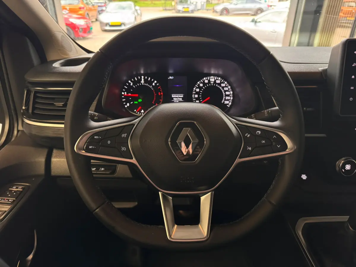 2.0 Black edition Blue dCi 150 EDC T29 L1H1 17inch, Navi, Camera