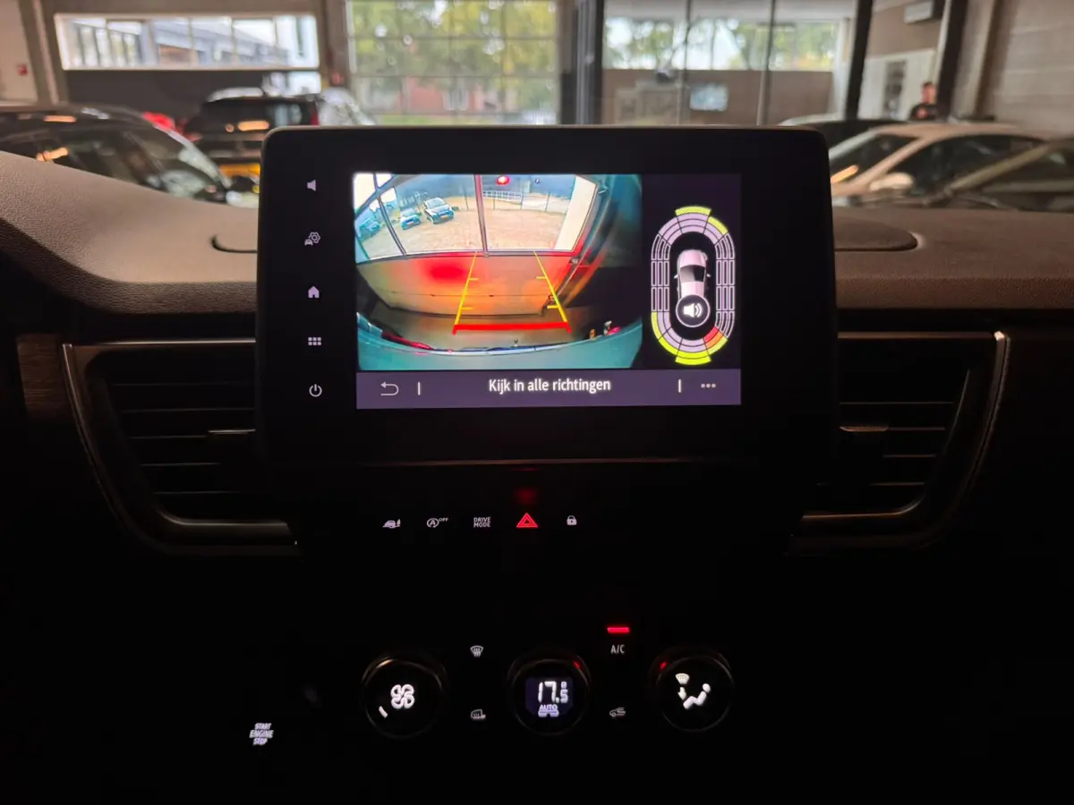 2.0 Black edition Blue dCi 150 EDC T29 L1H1 17inch, Navi, Camera