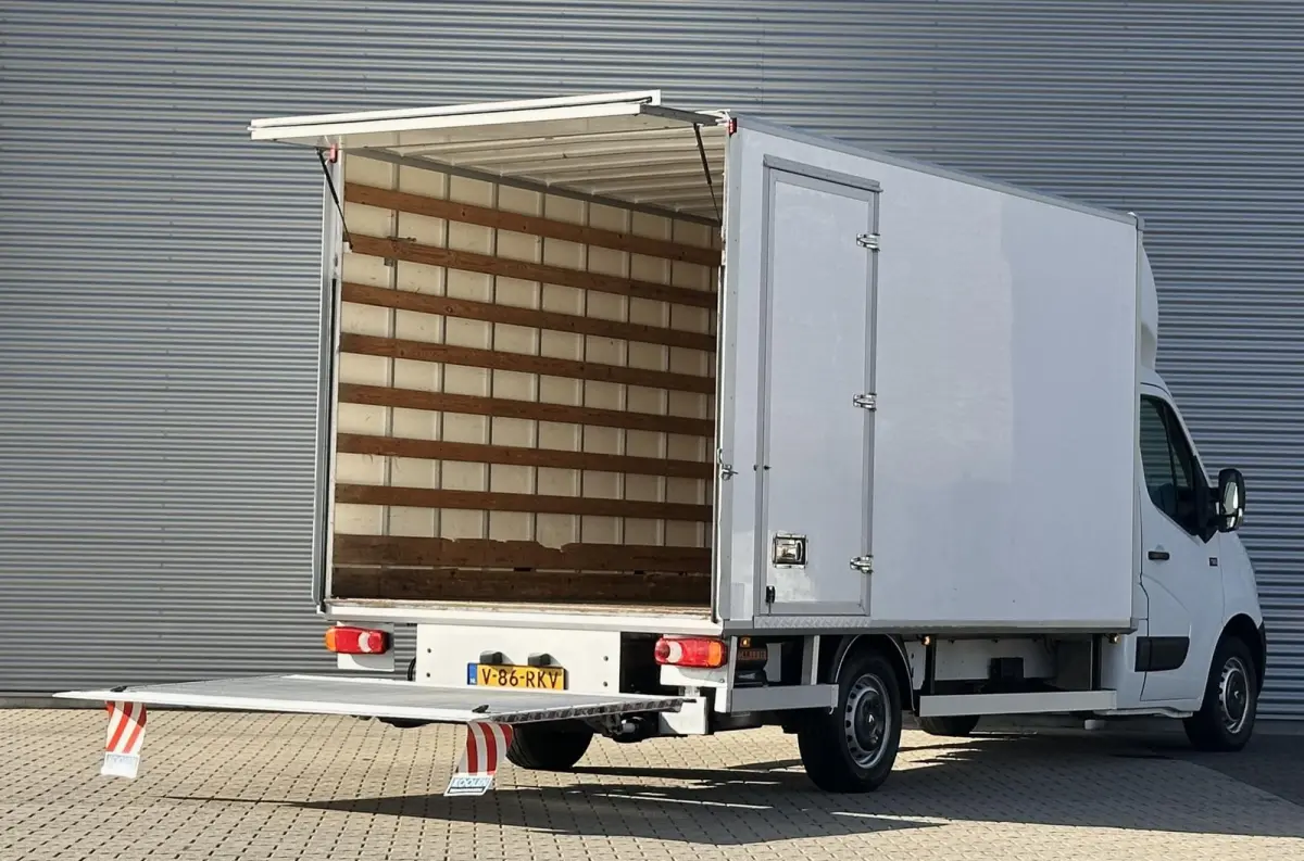 T35 2.3 dCi bakwagen met laadklep