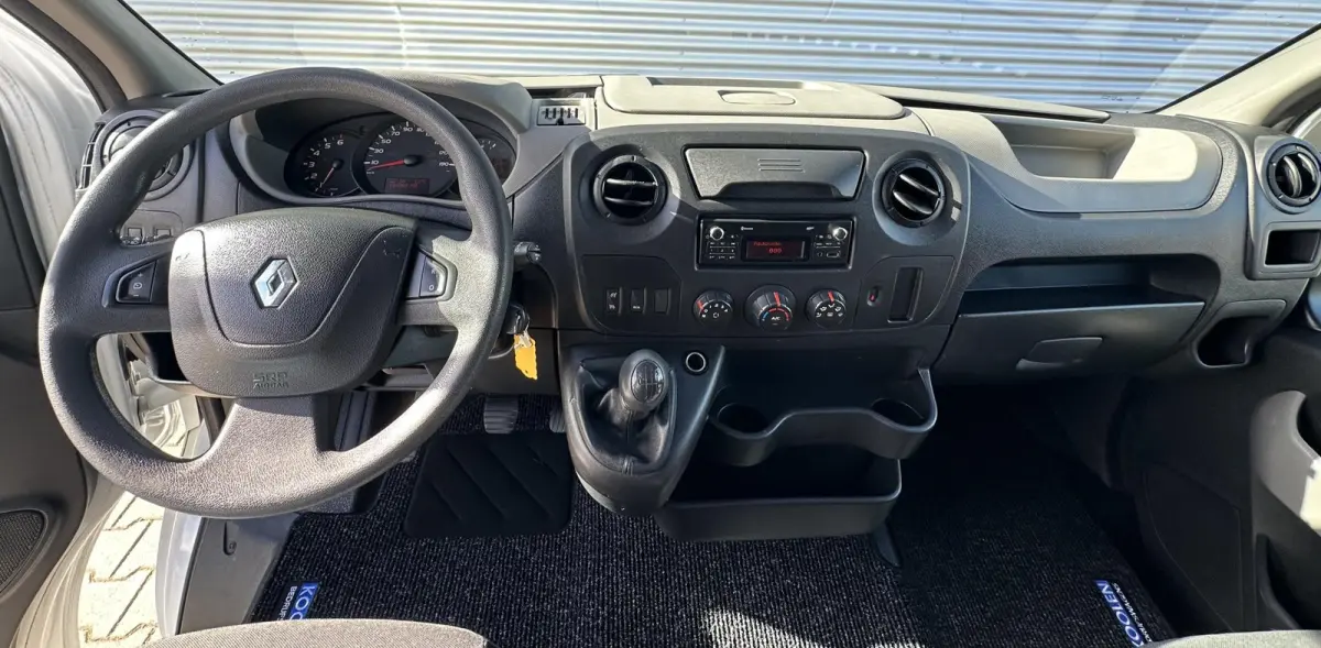 T35 2.3 dCi bakwagen met laadklep