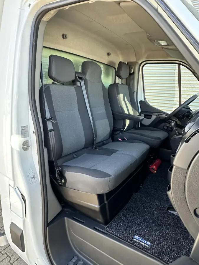 T35 2.3 dCi bakwagen met laadklep