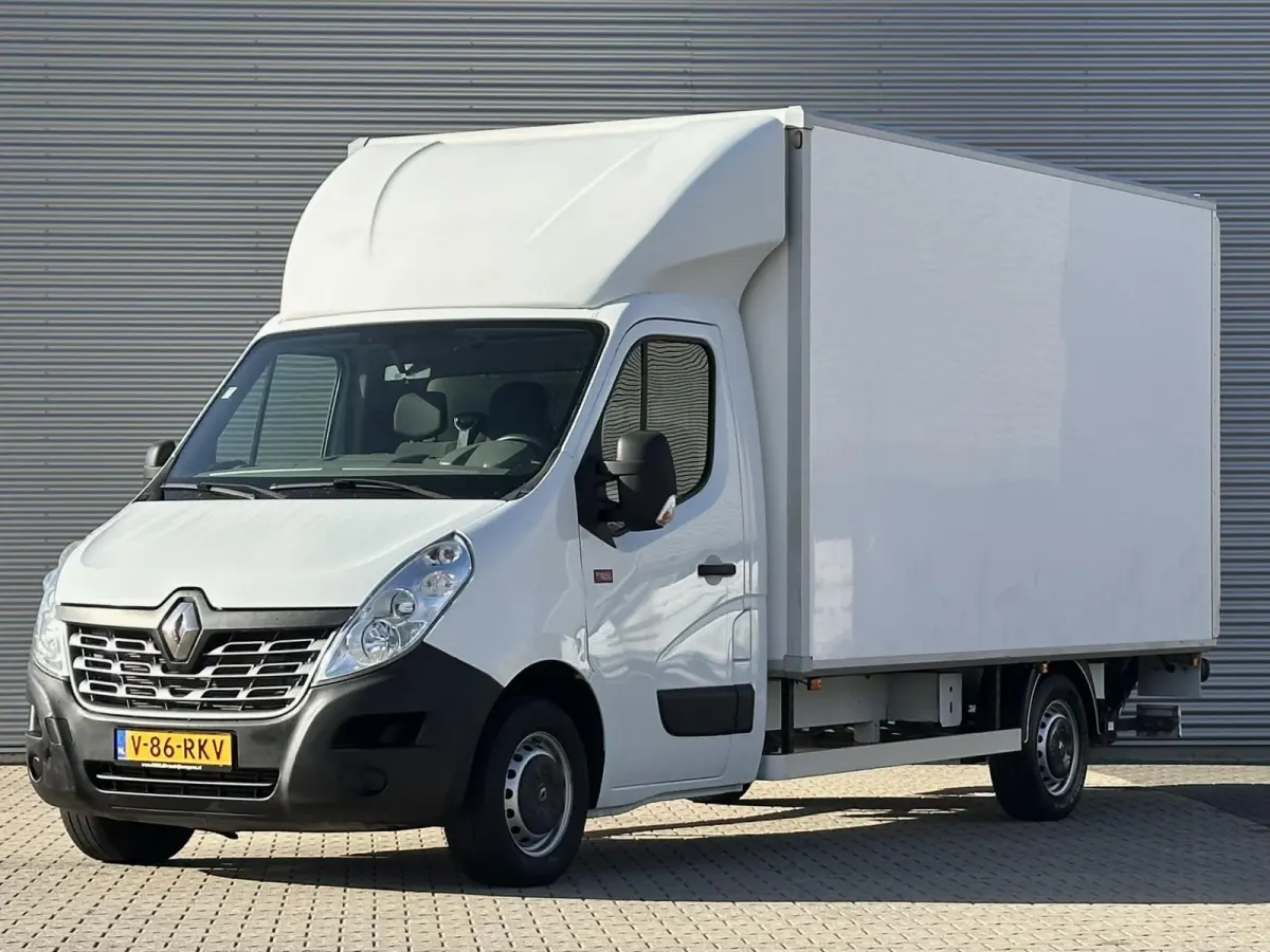 T35 2.3 dCi bakwagen met laadklep
