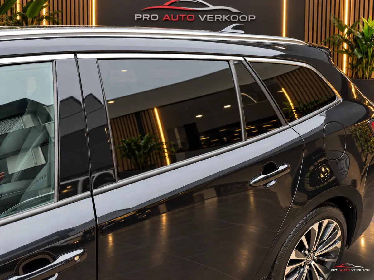 Hybrid 140 Active wireless carplay Camera_Full option