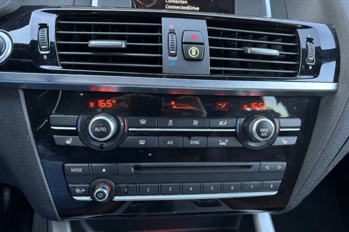 xDrive28i Executive | Head-Up | Trekhaak | Memory | Leder | Stoelverwarming | PDC A | Elektrische Klep