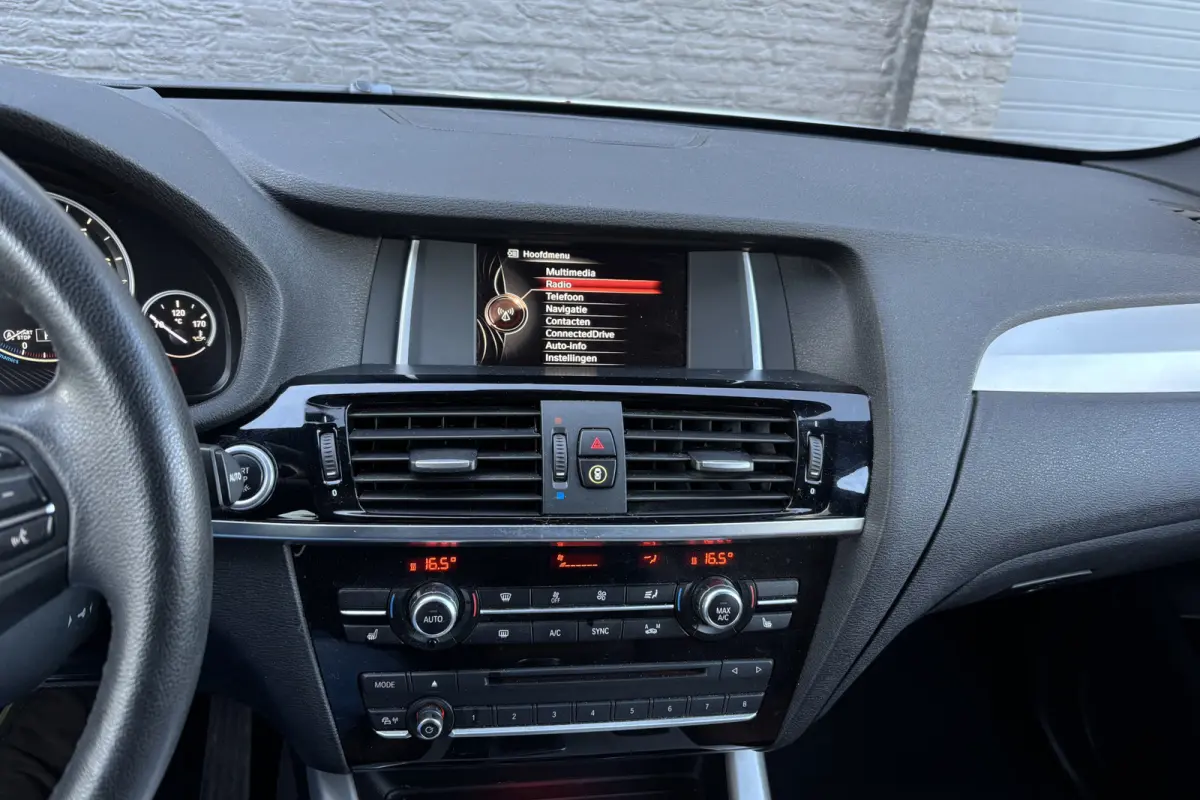 xDrive28i Executive | Head-Up | Trekhaak | Memory | Leder | Stoelverwarming | PDC A | Elektrische Klep