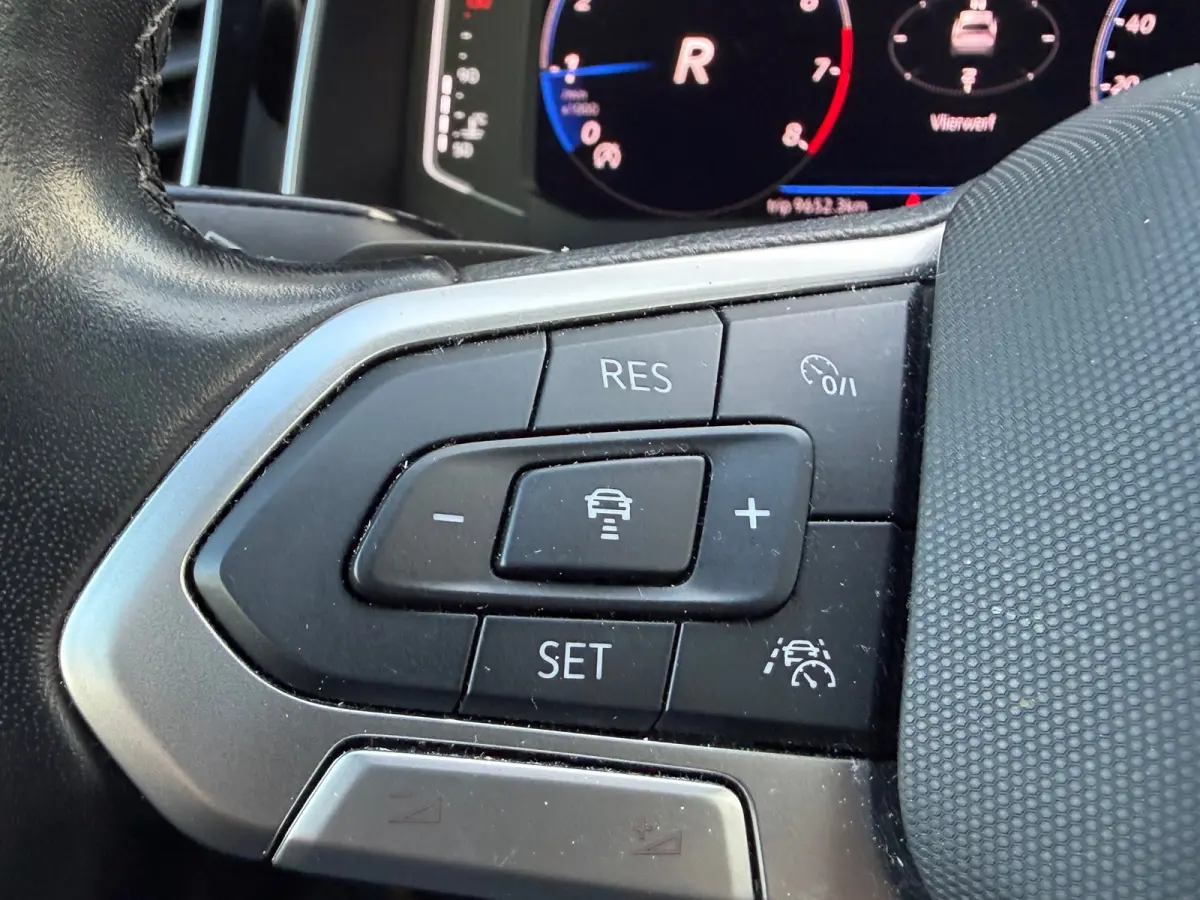 1.0 TSI R-Line DSG Pano/Navi/Led/Cam/Virtua