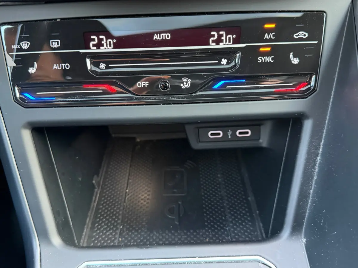 1.0 TSI R-Line DSG Pano/Navi/Led/Cam/Virtua